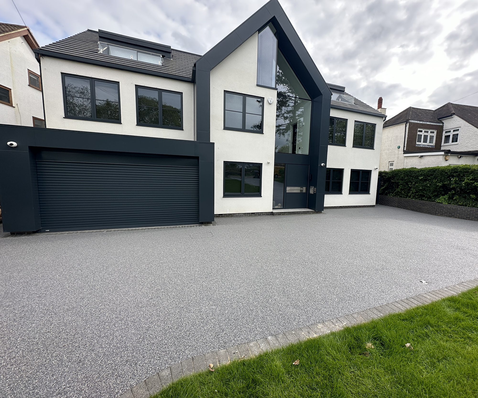 Manhattan aggregate resin driveway installation